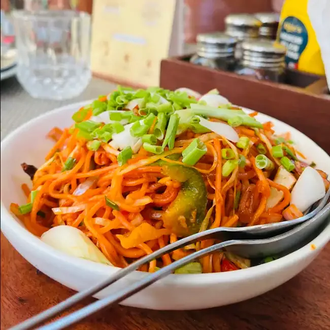 Wok-tossed noodles